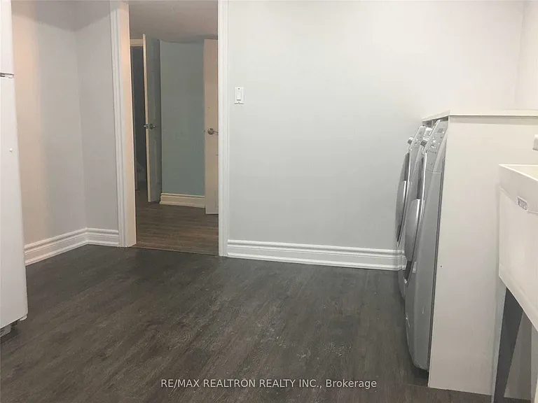 330 Gells Rd #LOWER — Photo 6