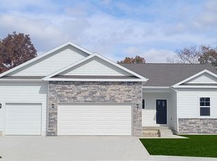 4050 Cherokee Ct, Waukee, IA 50263