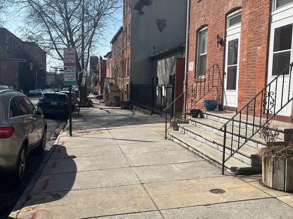 518 S Ann St APT A, Baltimore, MD 21231