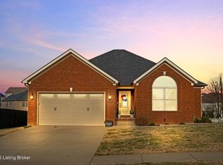 188 Meadowcrest Dr, Mount Washington, KY 40047