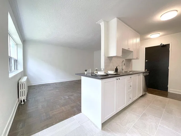 140 Kingston Rd #204 — Photo 20