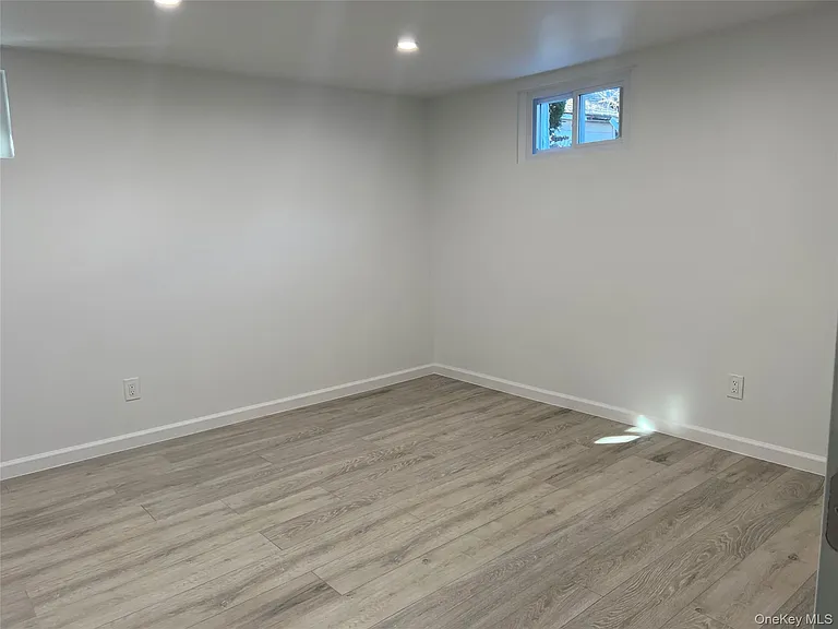 118 Sherman Ave #B — Photo 16