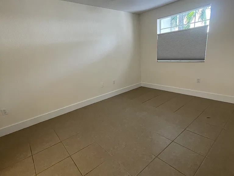 2811 N Oakland Forest Dr #102 — Photo 11