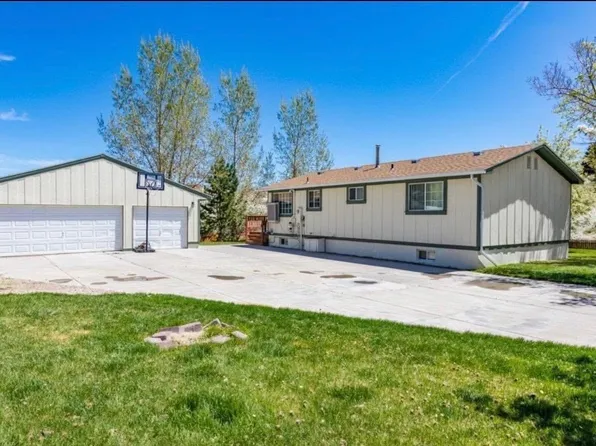 2525 Colorado Dr, Green River, WY 82935
