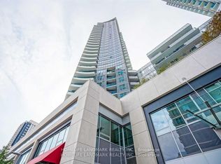 7171 Yonge St #2701, Markham, ON L3T 0C5