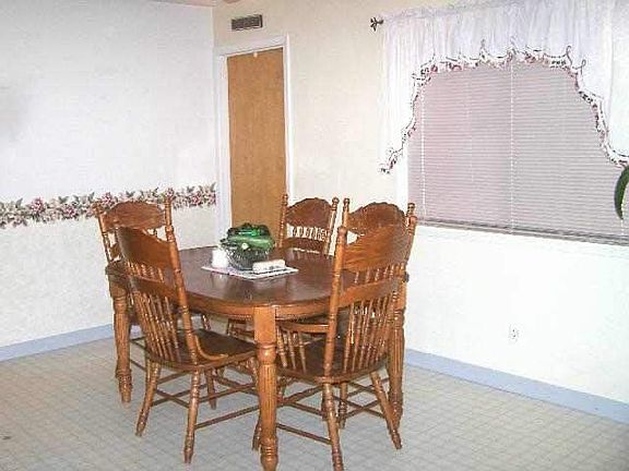 4th image of 533 Lakewood Way