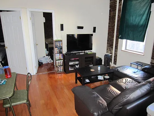 Rented by Universal Realty Group | media 6