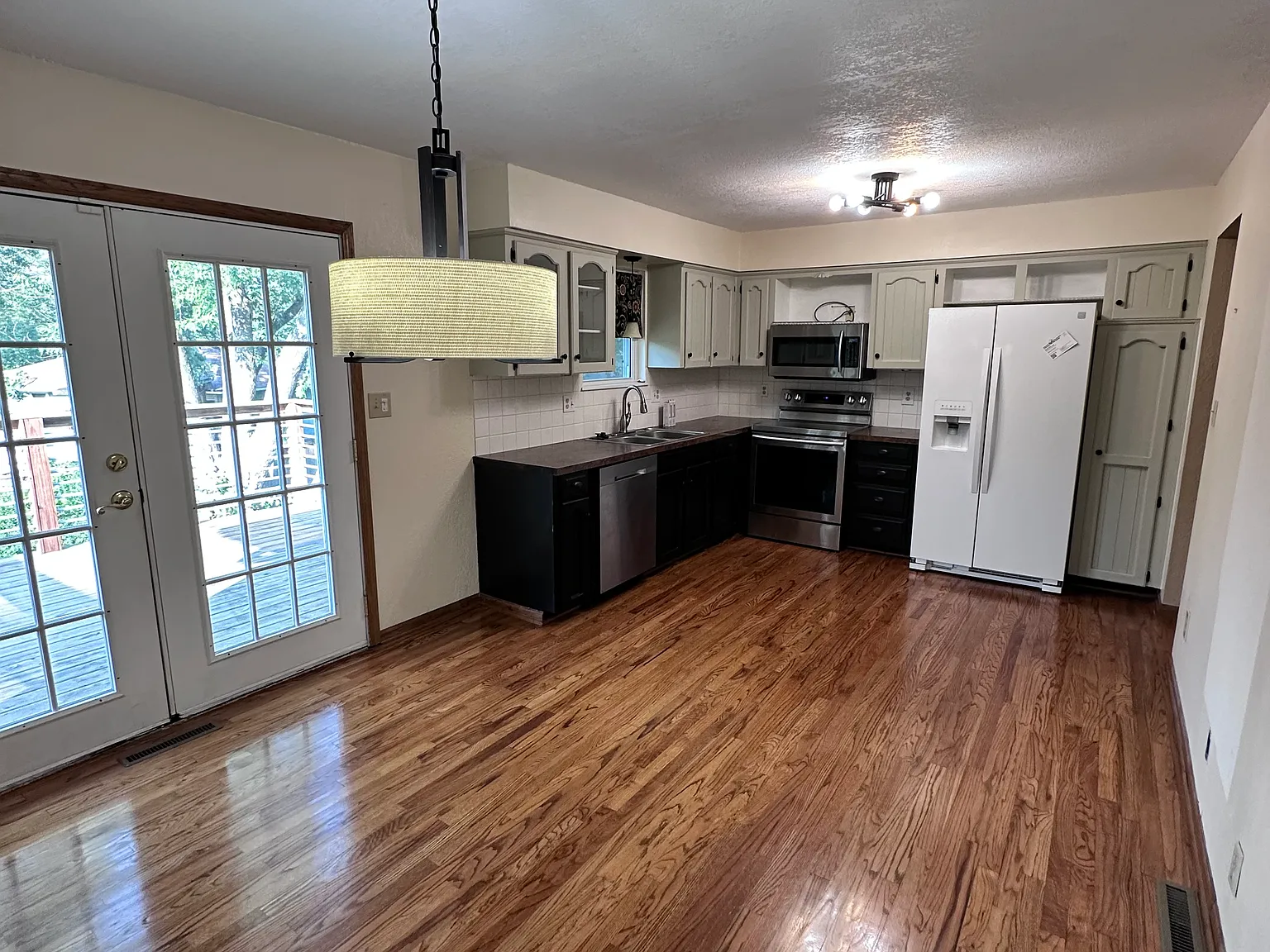 3 bed, 1500 sqft, $2,100 — Photo 1