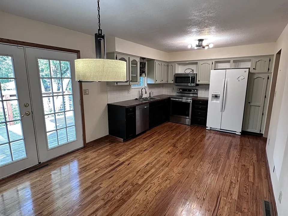 205 SW Dublin Ct