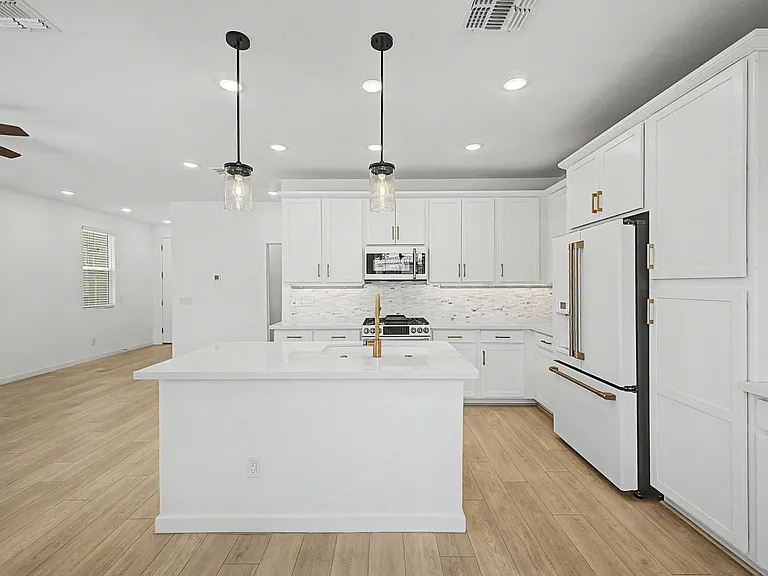 2771 S Chippewa Dr — Photo 9
