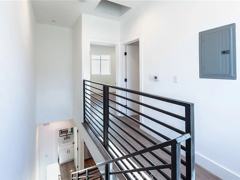 10910 W Hesby St #1/2 — Photo 18