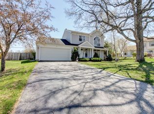 7 Monroe Ct, Streamwood, IL