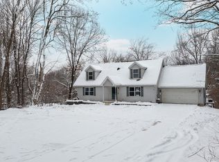 2562 Judah Rd, Orion, MI 48359