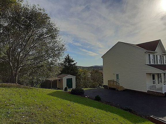 2nd image of 90 Wyndham Hill Dr