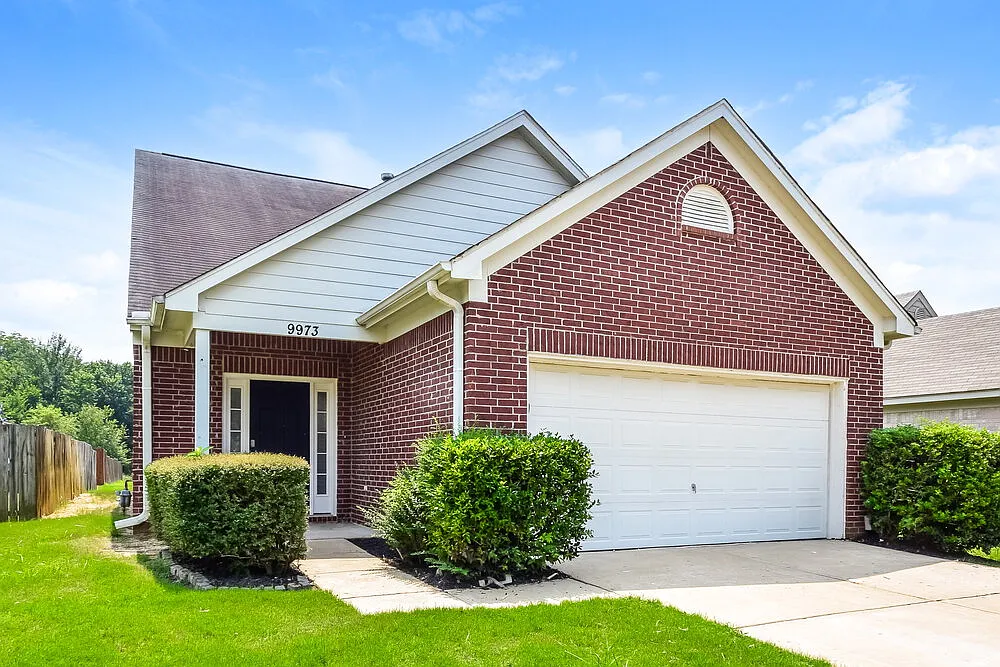 3 bed, 2.0 bath, 1500 sqft, $1,750 — Photo 3