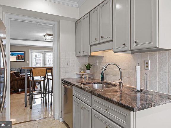 5th image of 1472 Bay Green Dr #143