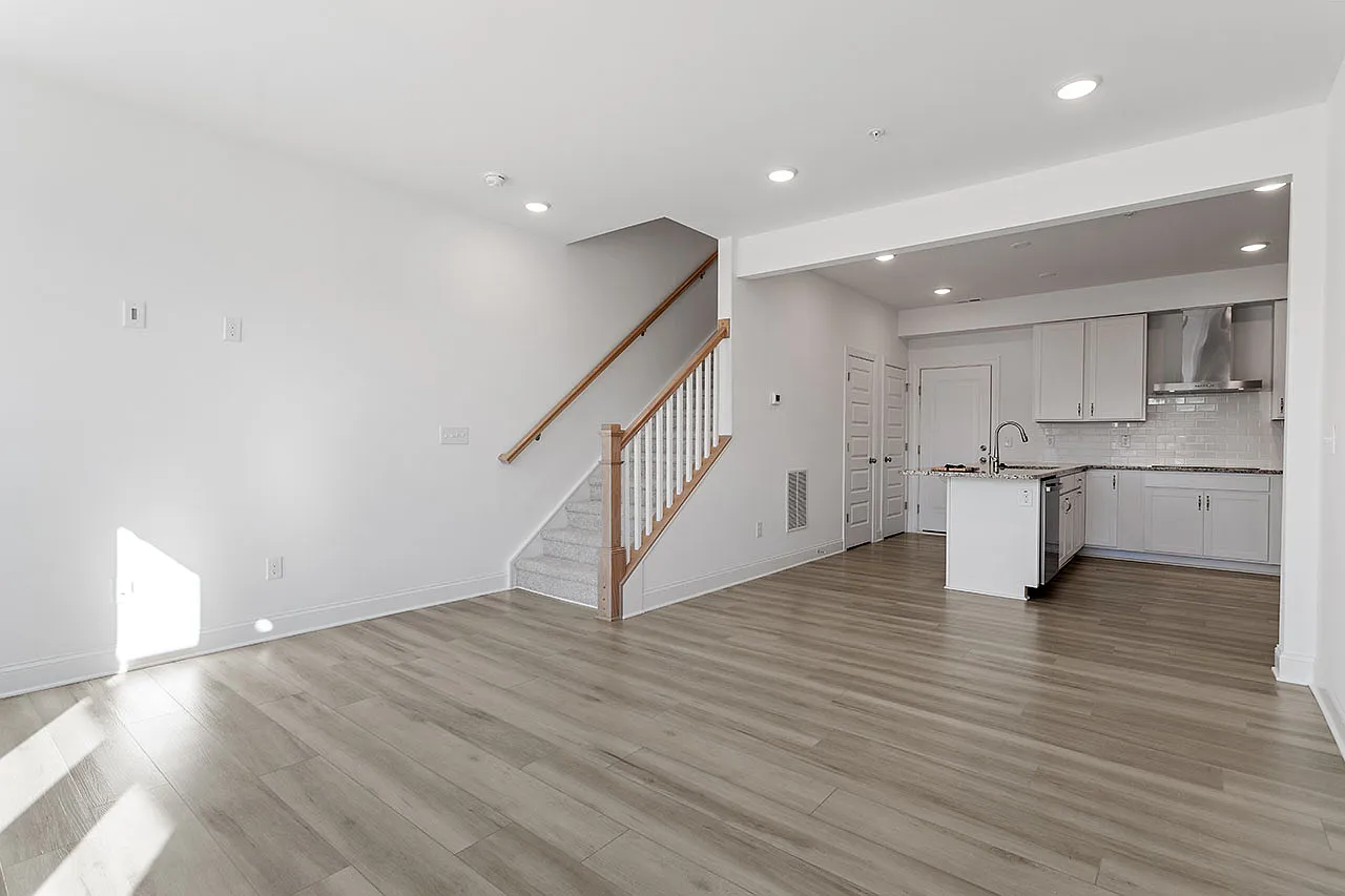 3 bed, 1577 sqft, $2,150 — Photo 4