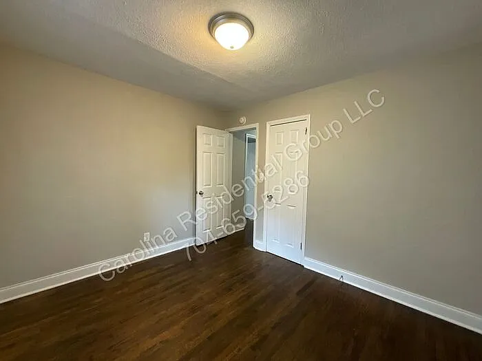 405 Plymouth Ave — Photo 10