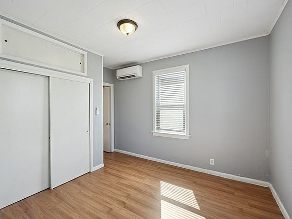 3rd image of 119 Winter Ave Floor 2