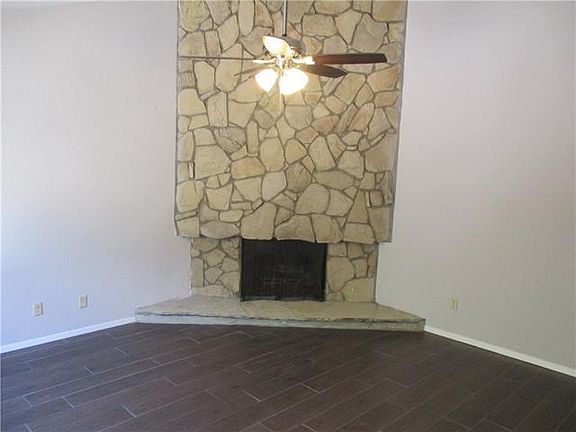 2nd image of 8560 Park Ln #155