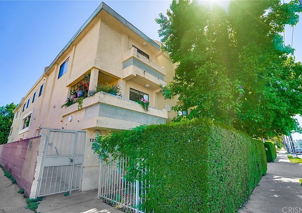 1st image of 12536 Burbank Blvd APT 1
