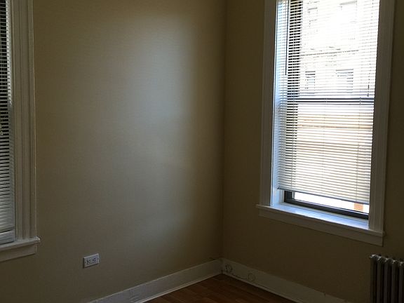 4th image of 3075 47th St APT 1R