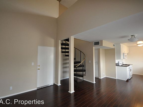 5th image of 11045 La Maida St APT 211