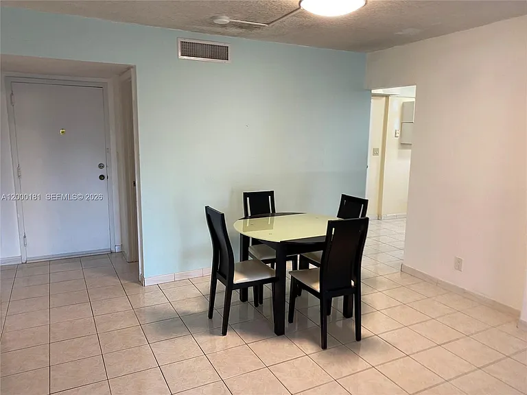 1900 Diana Dr #3D — Photo 6
