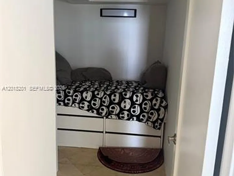 5750 Collins Ave #9K — Photo 10