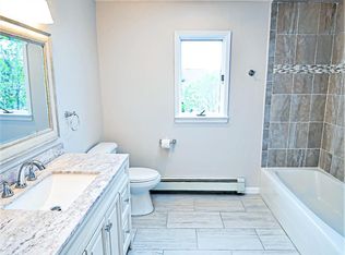 695 1st St #2, Secaucus, NJ 07094