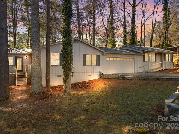 550 Kinross Dr, Flat Rock, NC 28731