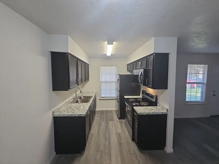 900 E Leslie Cir #A — Photo 6