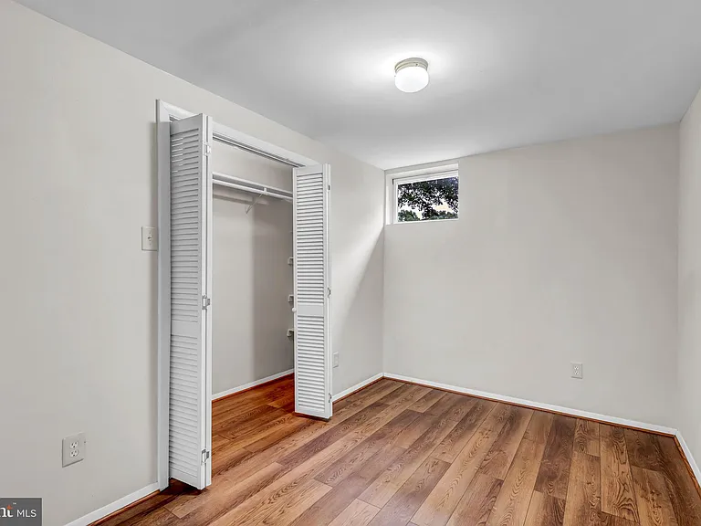 14715 Lock Dr — Photo 30