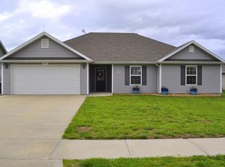 705 E Parkview St, Bolivar, MO 65613