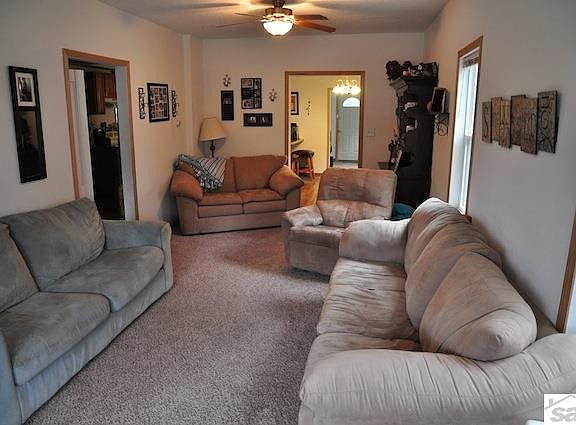 3rd image of 217 Stuntz Ave