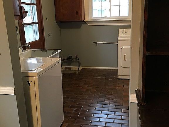 2nd image of 7703 Kitner Blvd