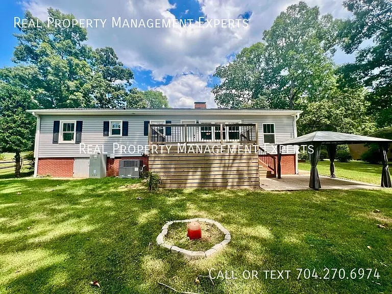 310 Walnut Ave — Photo 14