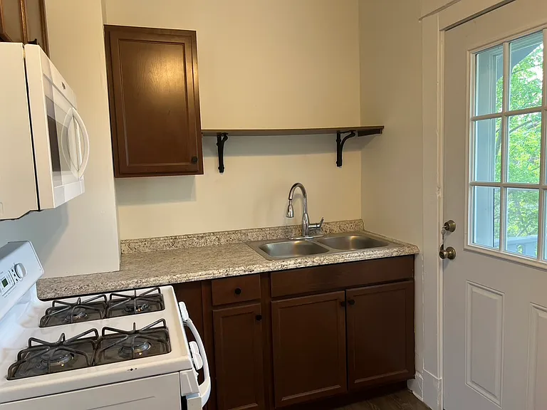 2321 Park Ave #2 — Photo 5