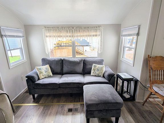 4th image of 1330 Ridgewood Dr