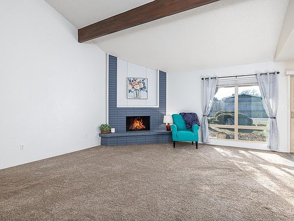 3rd image of 1902 Mahan Ave