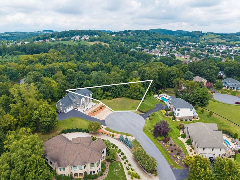 1st image of 150 Pelham Pl