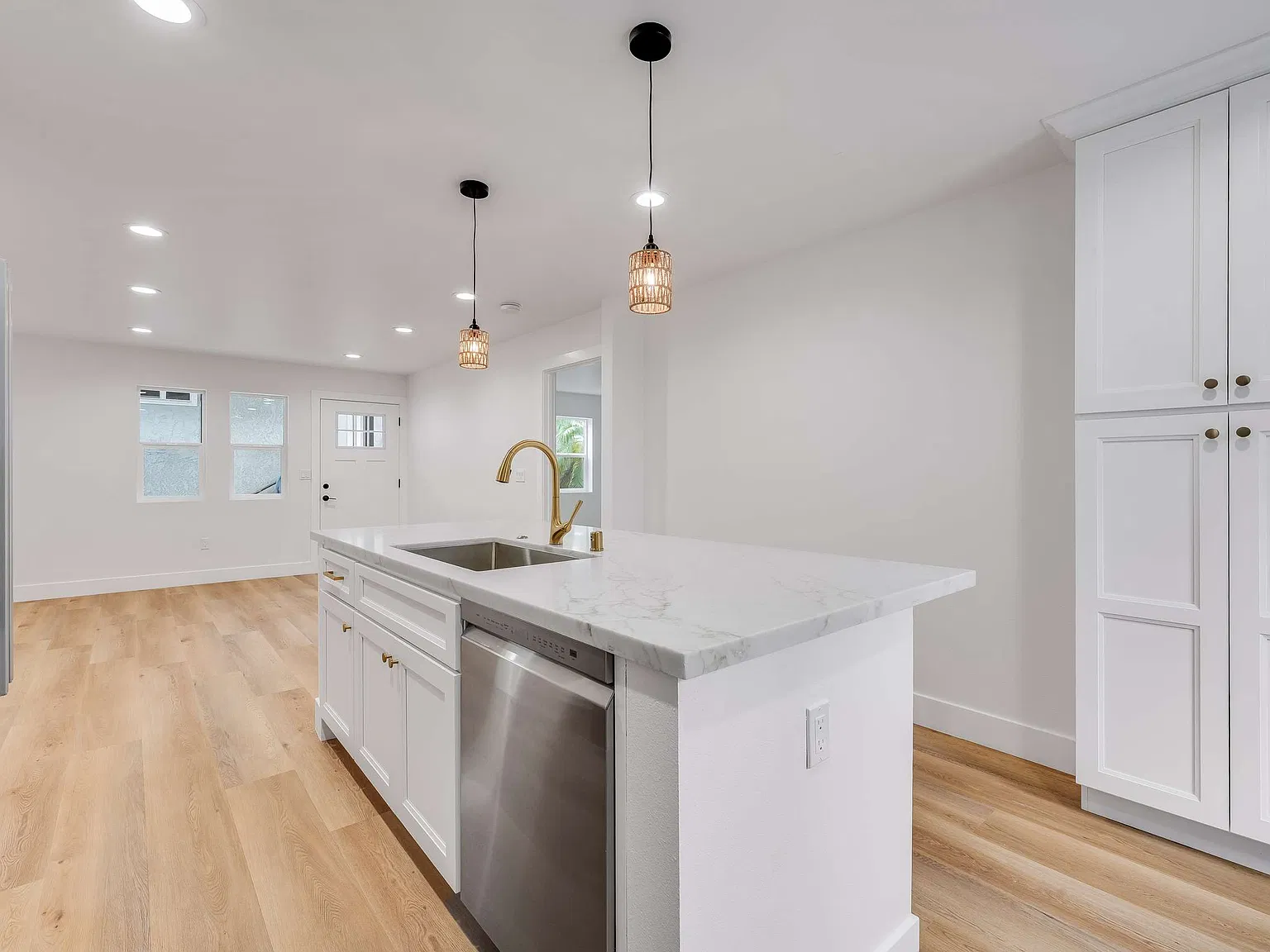 5402 Briercrest Ave — Photo 2