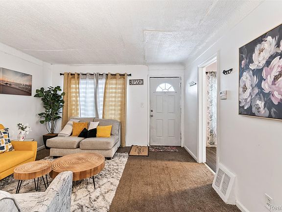 5th image of 9980 Ashton Ave