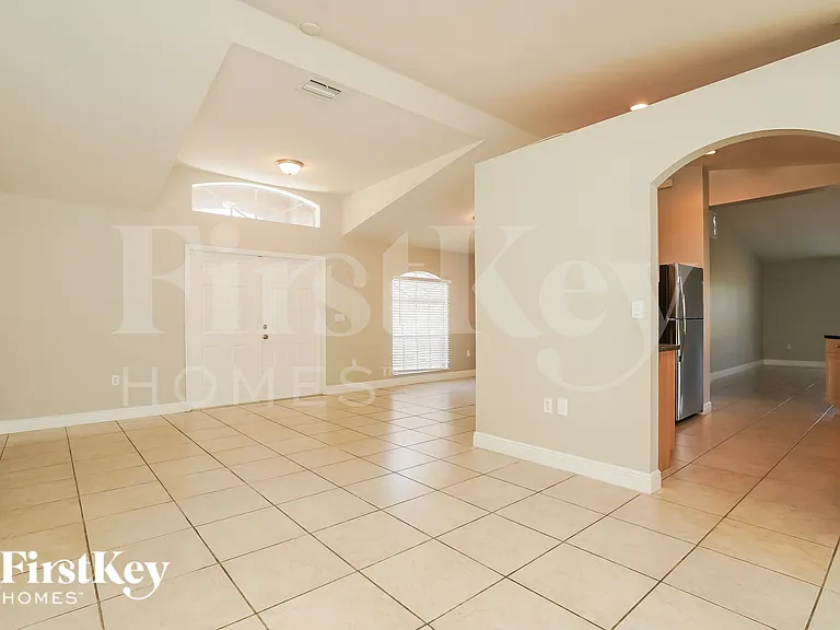 4129 Jacaranda Pkwy W — Photo 3