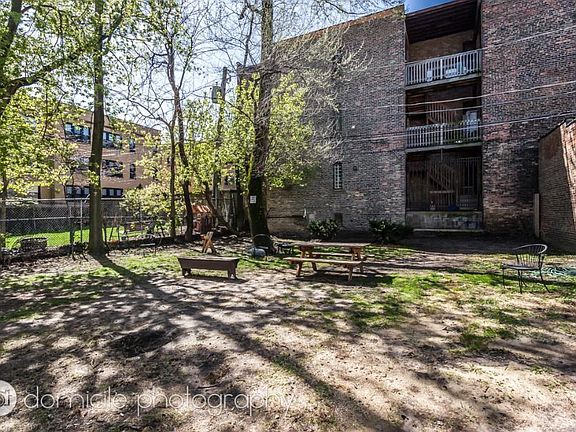 5th image of 739 W Briar Pl #918