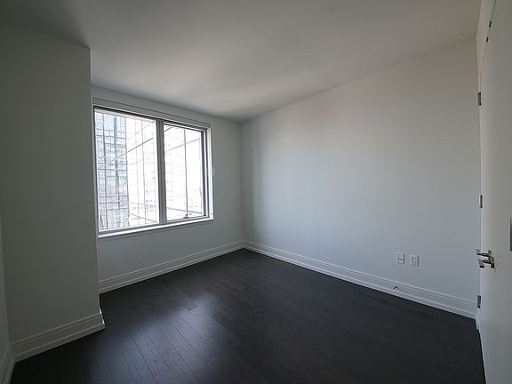 5th image of 555 10th Ave APT 35A