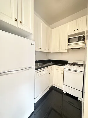 Rented by Corcoran | media 6