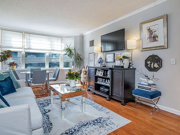 3rd image of 300 Mamaroneck Ave APT 519