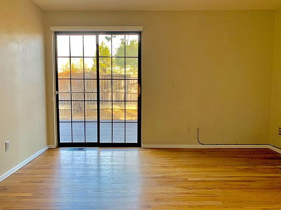 4th image of 543 W Sycamore Cir