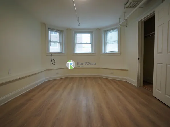 6 Camelot Ct, Boston, MA